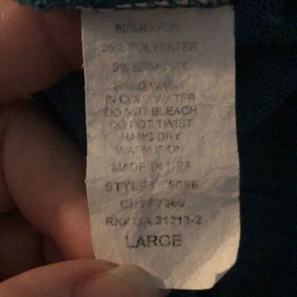 Threads Top - Picture 6 of 7